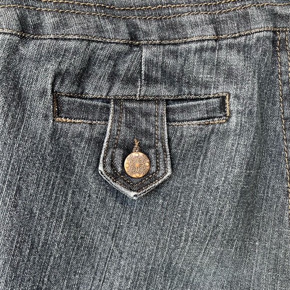 •One One Three• Cropped Length Jeans - Size 8 - Picture 7 of 9